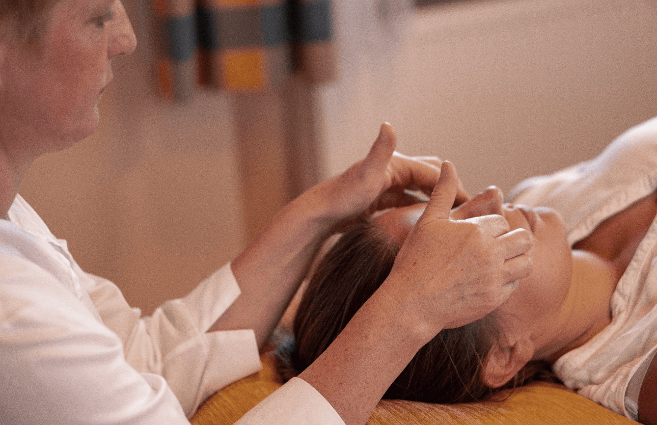 Anwendung craniosacrale Therapie und integrales Heilen